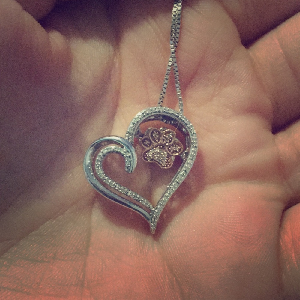 Kay jewelers paw print heart necklace